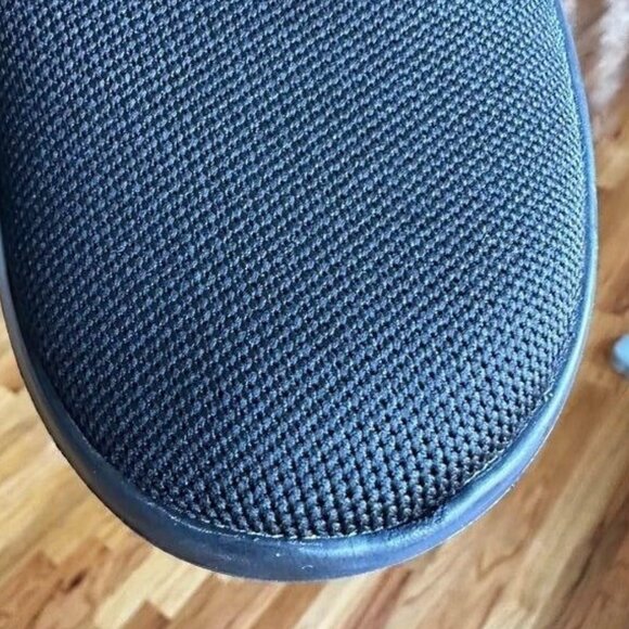 Kizik madri eco knit slip on sneakers. Mens 7/womens 8.5 - Picture 9 of 10